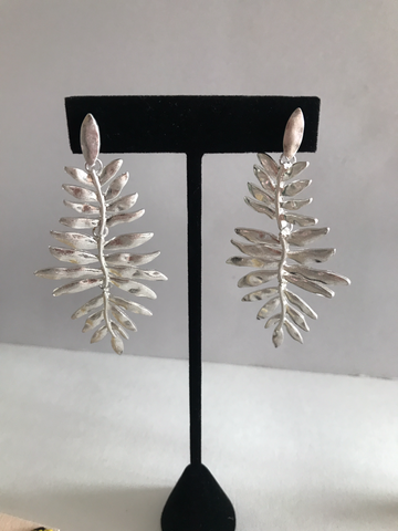 Pavé Seed Pearl Posts